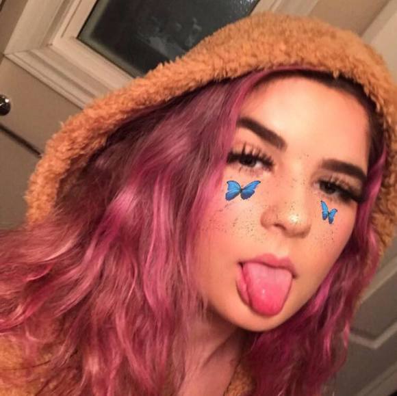 Meet your Posher, Alyssa - Picture 1 of 1